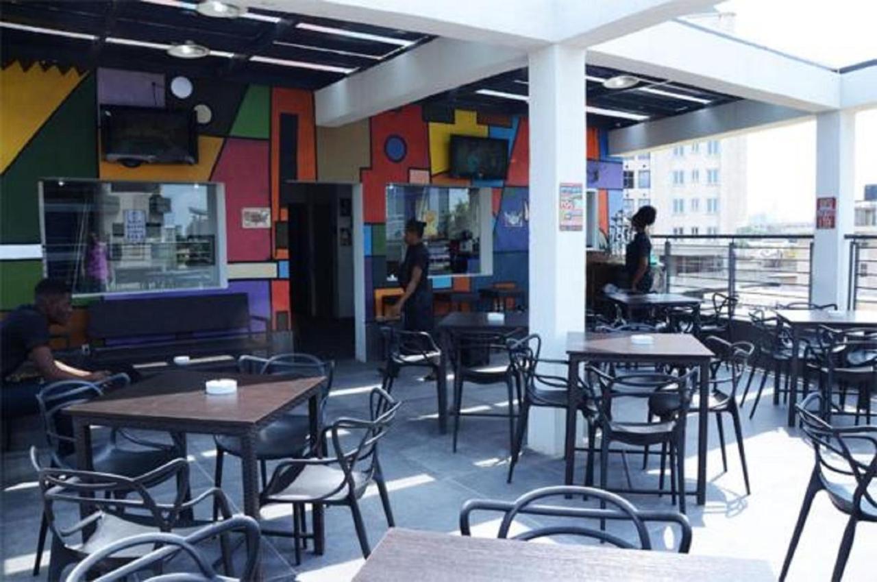 Glee Hotel Aliayabiagba 외부 사진