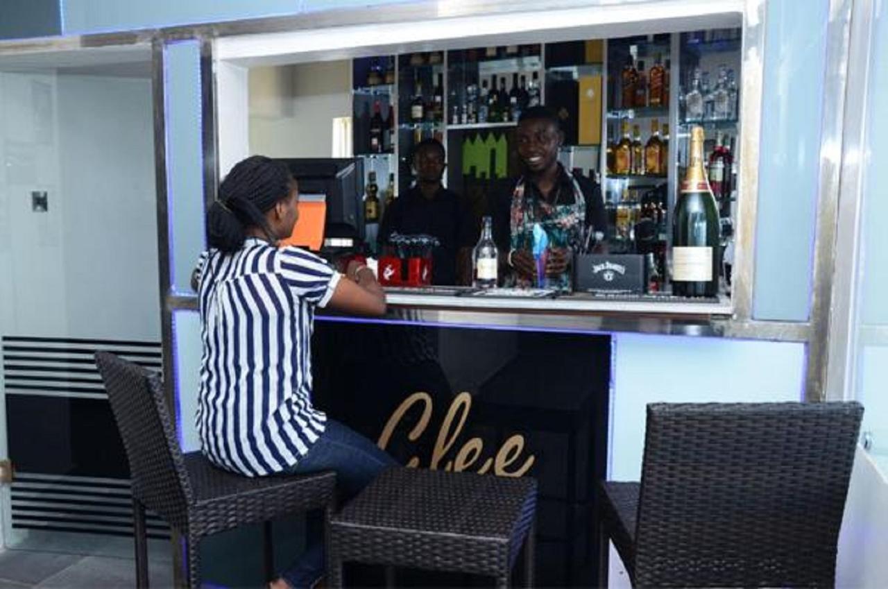Glee Hotel Aliayabiagba 외부 사진