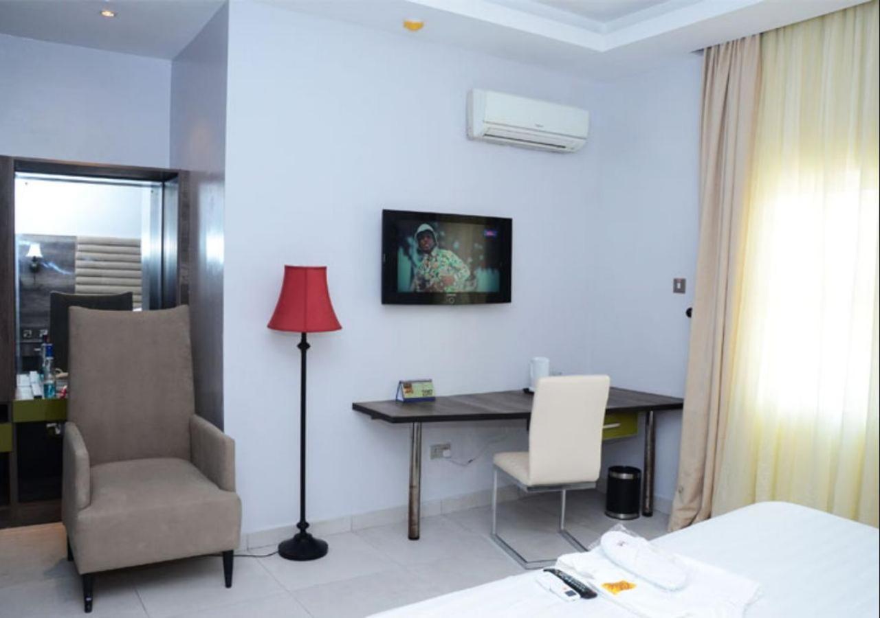Glee Hotel Aliayabiagba 외부 사진