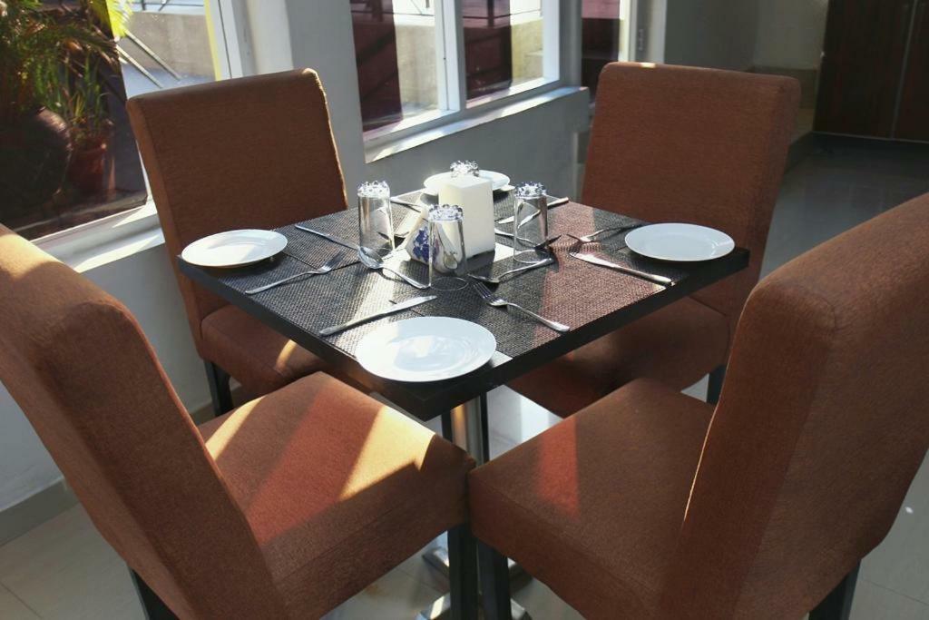 Glee Hotel Aliayabiagba 외부 사진