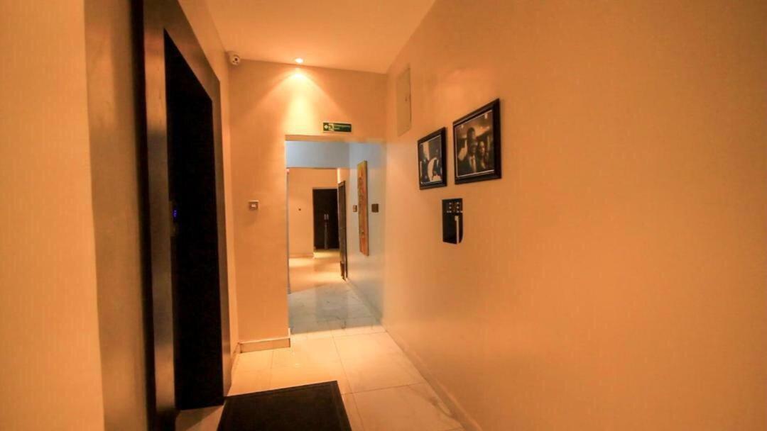 Glee Hotel Aliayabiagba 외부 사진
