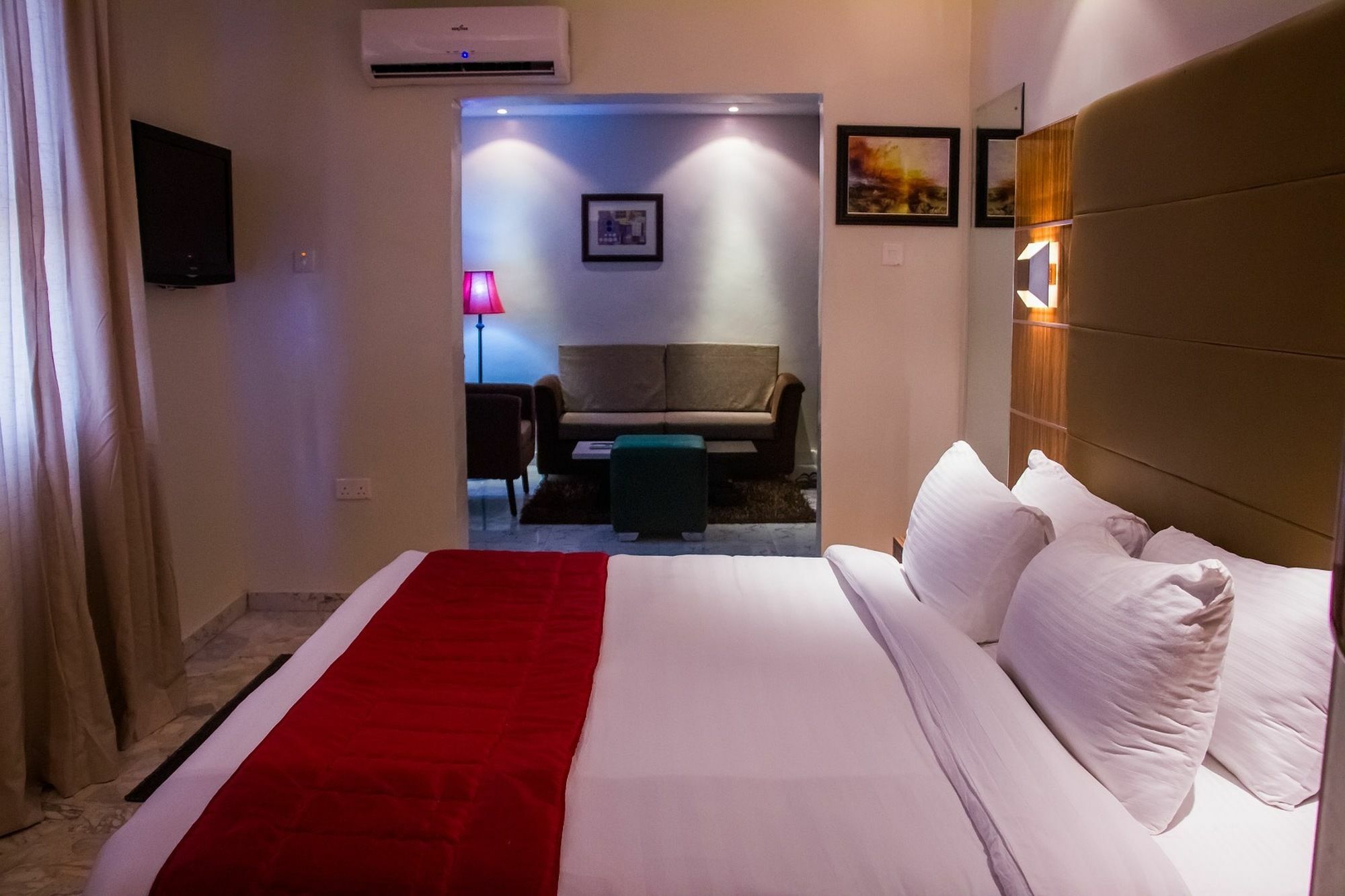 Glee Hotel Aliayabiagba 외부 사진