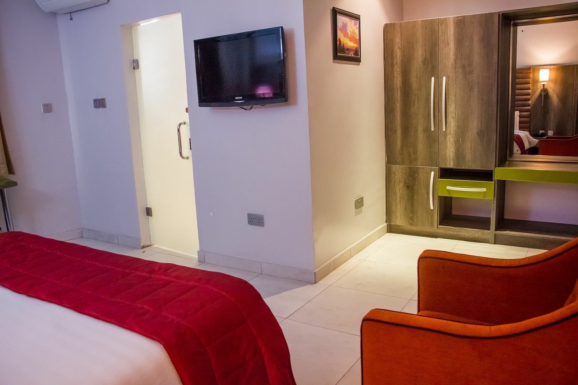 Glee Hotel Aliayabiagba 외부 사진